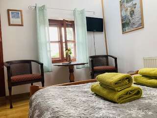 Мини-отель Guest House Kamienica Biala Казимеж-Дольны Двухместный номер с 1 кроватью и собственной ванной комнатой-6