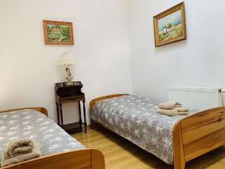 Мини-отель Guest House Kamienica Biala Казимеж-Дольны Двухместный номер с 1 кроватью и собственной ванной комнатой-1